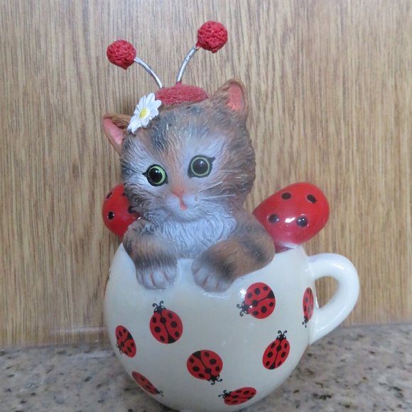 Cute as a Bug Cups of Affection Cat in Teacup with Certificate (F57) - Picture 1 of 12